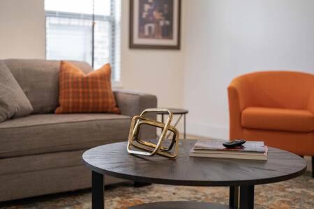 The O'Keeffe-2Nd Floor Boutique Hotel Suite Bentonville Extérieur photo